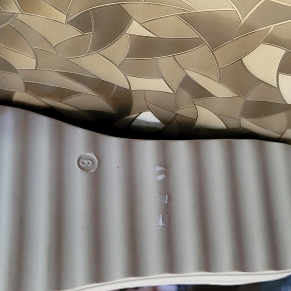 New, never worn hightop shoes! - Picture 5 of 6